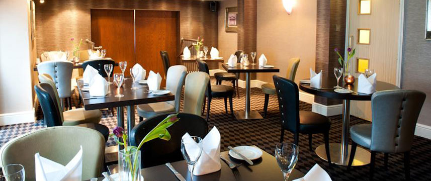 Feathers Hotel - Dining Area Feathers Hotel - Dining Area