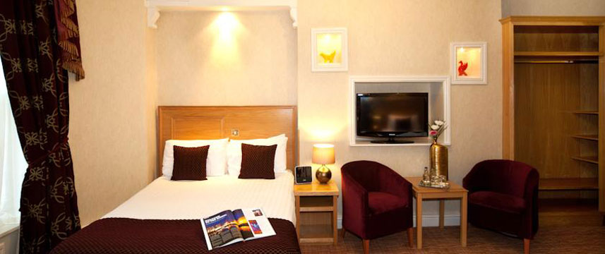 Feathers Hotel - Double Bedroom Feathers Hotel - Double Bedroom