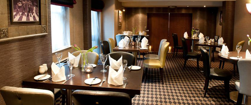 Feathers Hotel - Restaurant Dining