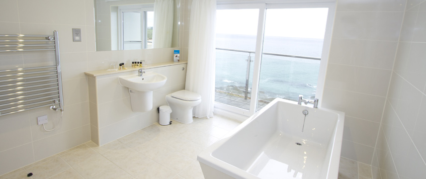 Fistral Beach Hotel and Spa - Bathroom