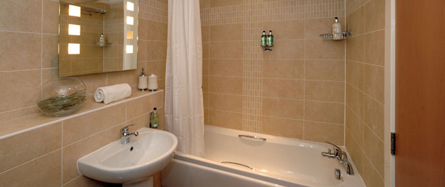 Fountain Court Apartments Grove Executive Bathroom