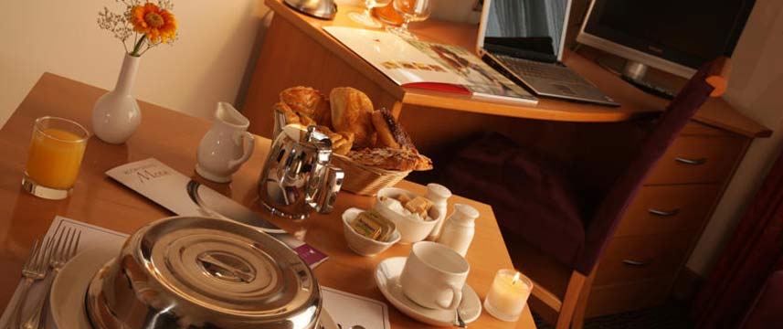 Galway Harbour Hotel - Breakfast In Bed