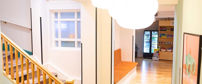 Garner Hotel Reading City Centre - Entrance Lobby Garner Hotel Reading City Centre - Entrance Lobby