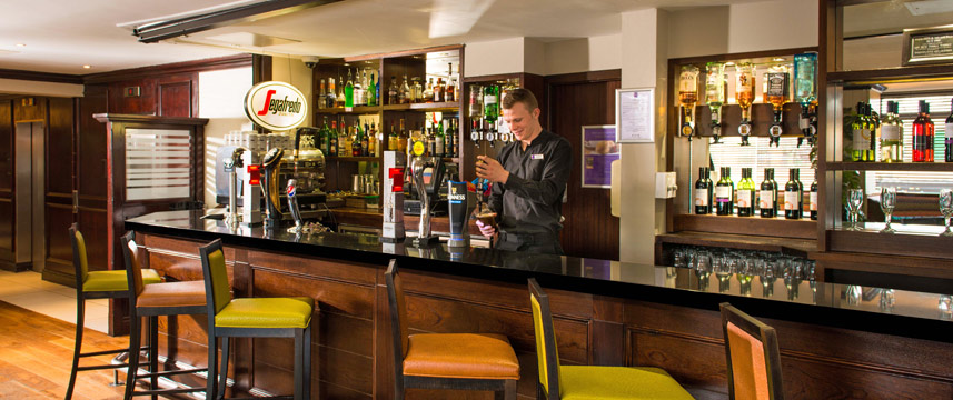 Glasgow Pond Hotel - Bar Glasgow Pond Hotel - Bar