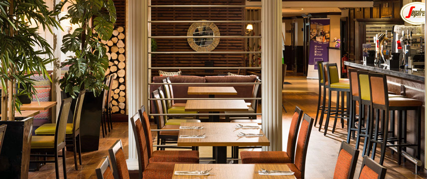 Glasgow Pond Hotel - Bar Seating Glasgow Pond Hotel - Bar Seating