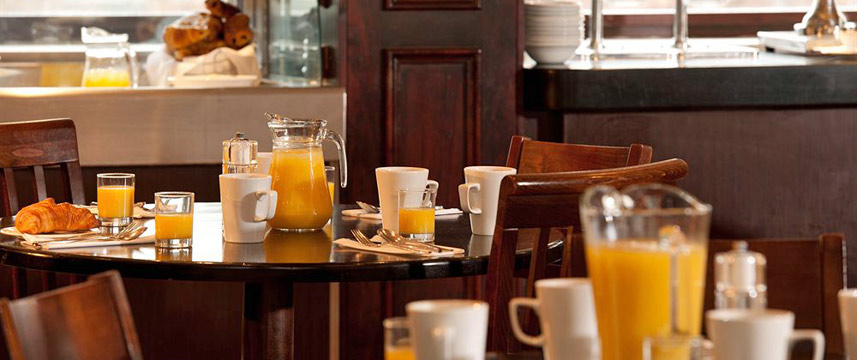 Glasgow Pond Hotel - Breakfast Glasgow Pond Hotel - Breakfast