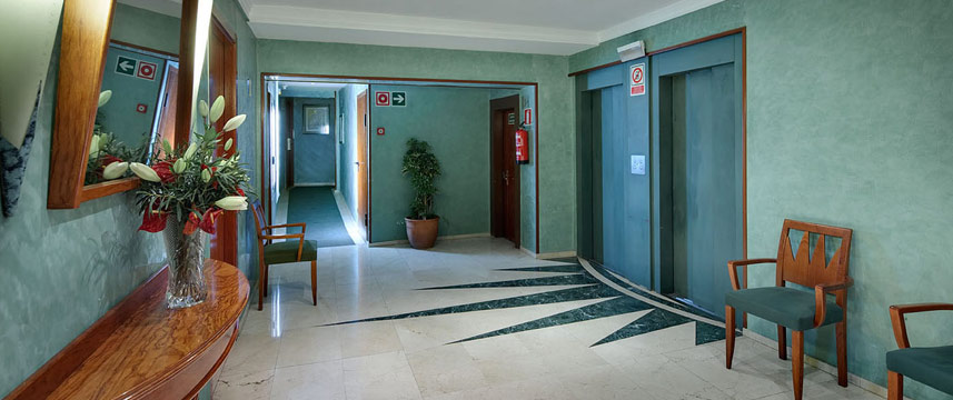 Gotico Hotel - Lifts Gotico Hotel - Lifts