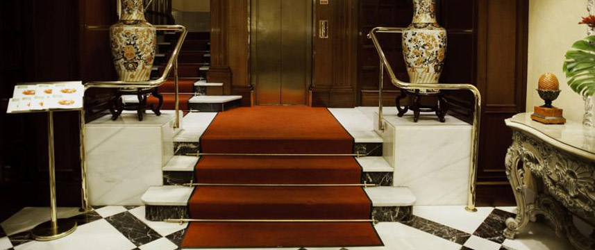 Gran Hotel Conde Duque - Stairway