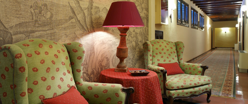 Gran Hotel Rey Don Jaime - Seating