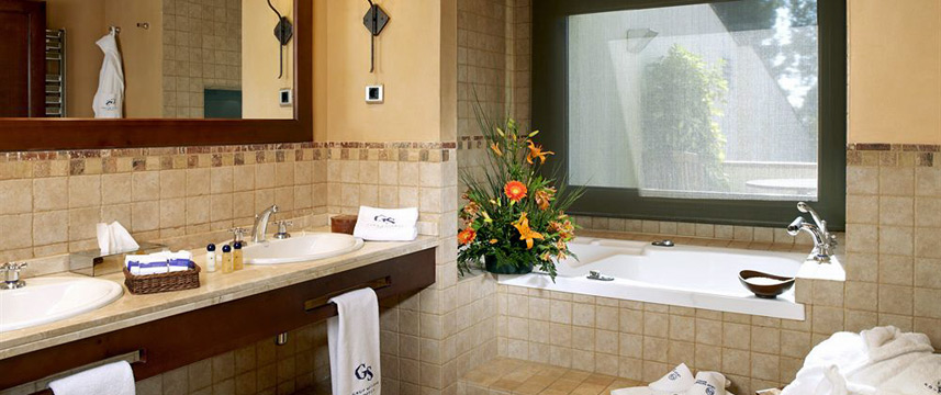 Gran Hotel Rey Don Jaime - Superior Bathroom