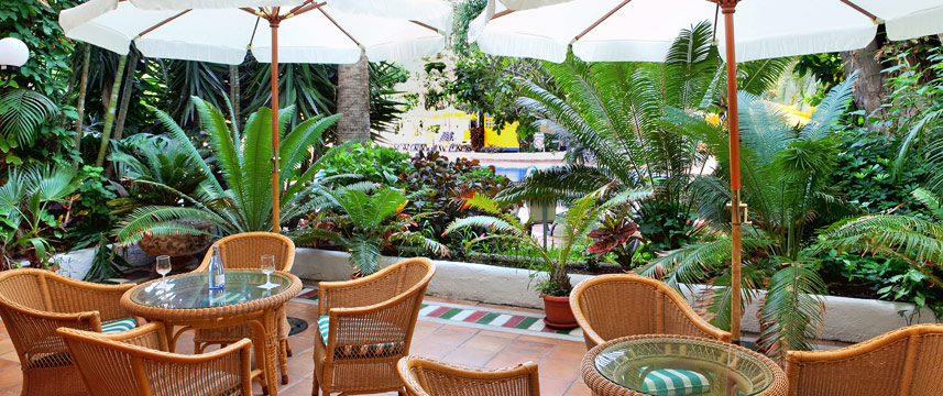 H10 Tenerife Playa - Poolside Bar