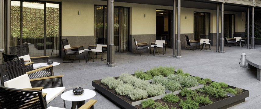 H10 Urquinaona Plaza - Courtyard Terrace H10 Urquinaona Plaza - Courtyard Terrace