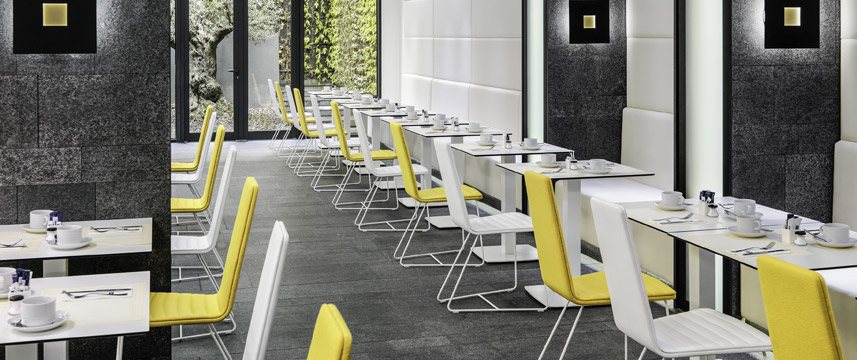 H10 Urquinaona Plaza - Restaurant Tables H10 Urquinaona Plaza - Restaurant Tables