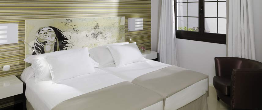H10 White Suites - Bedroom