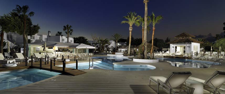 H10 White Suites - Pool By Night