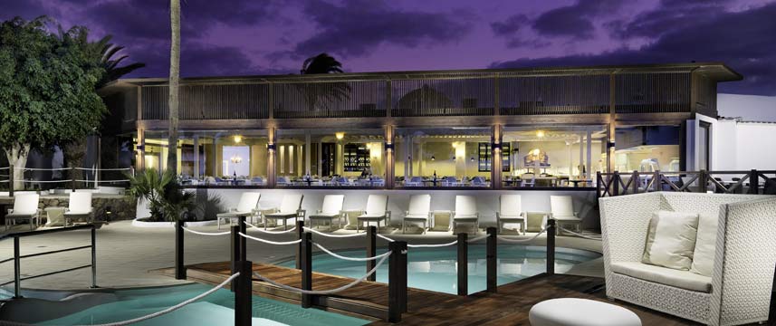 H10 White Suites - Pool Night Shot