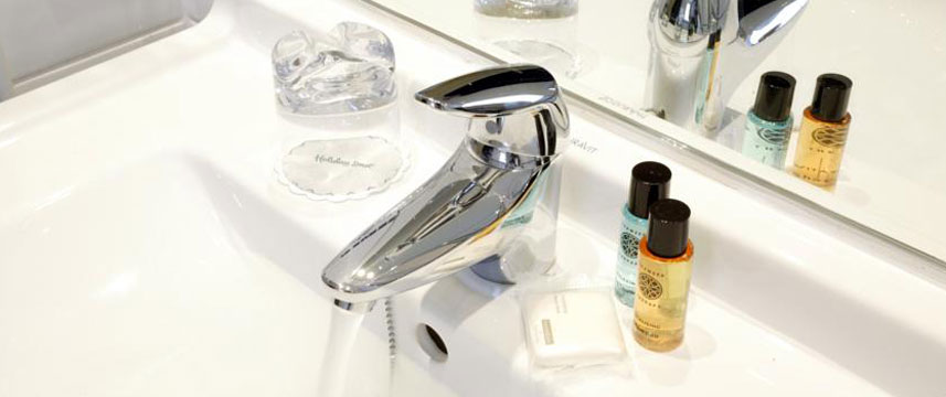 HI Brent Cross Bathroom HI Brent Cross Bathroom