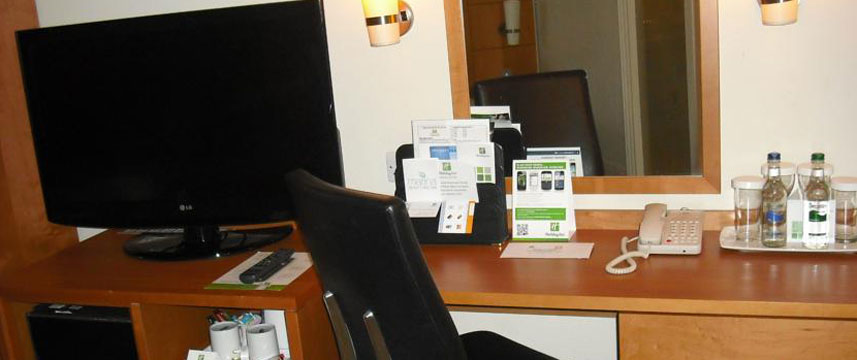 HI Sutton Bedroom HI Sutton Bedroom