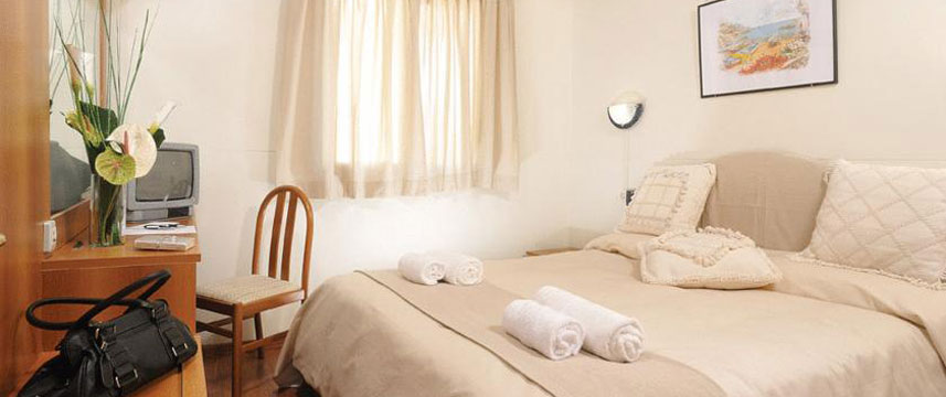 Happy Village - Double Bed Happy Village - Double Bed
