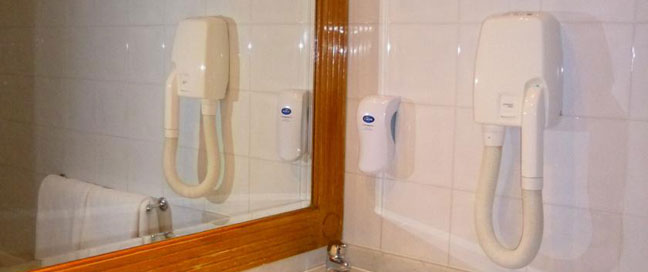 Harcourt Hotel - Bathroom