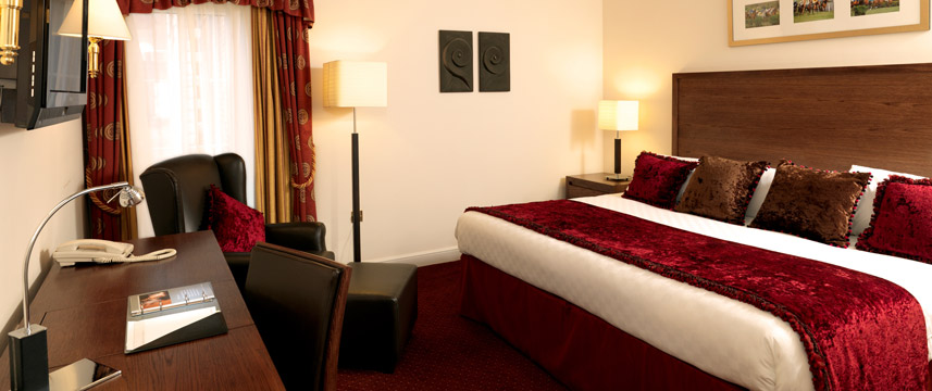 Haydock Park Hotel - Bedroom Suite