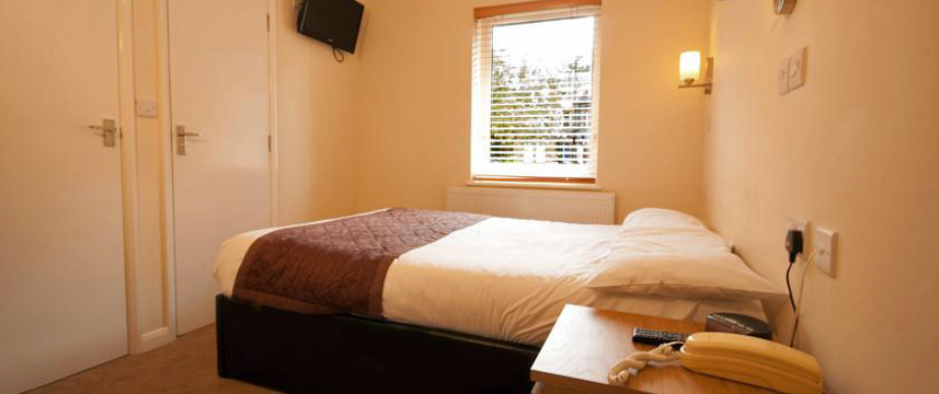 Hillingdon Prince Hotel - Double Bedroom Hillingdon Prince Hotel - Double Bedroom