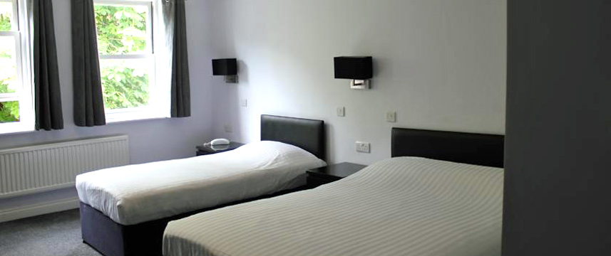 Hillingdon Prince Hotel - Triple Room Hillingdon Prince Hotel - Triple Room