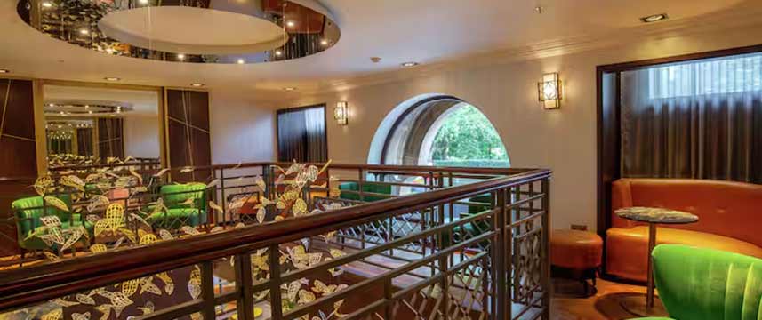 Hilton London Hyde Park - Lobby Seating Hilton London Hyde Park - Lobby Seating