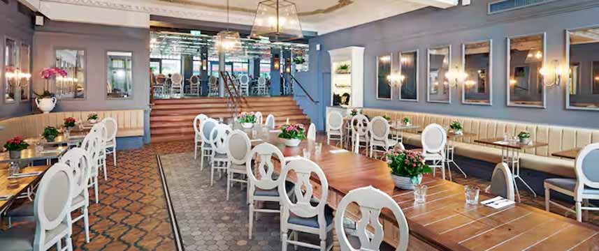 Hilton London Hyde Park - Restaurant Tables Hilton London Hyde Park - Restaurant Tables