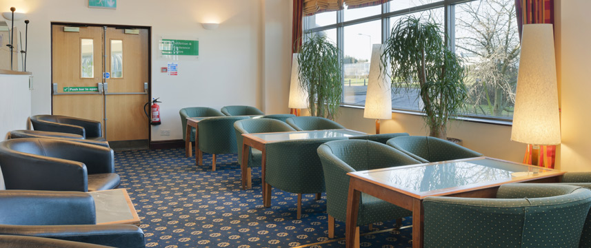 Holiday Inn Aberdeen Exhibition Centre - Lobby Holiday Inn Aberdeen Exhibition Centre - Lobby