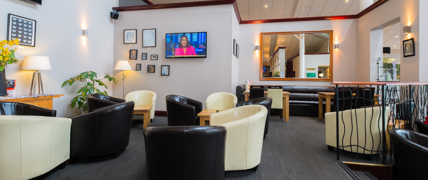 Holiday Inn Aberdeen Exhibition Centre - Lounge Holiday Inn Aberdeen Exhibition Centre - Lounge