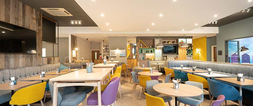 Holiday Inn Bournemouth - Restaurant Tables