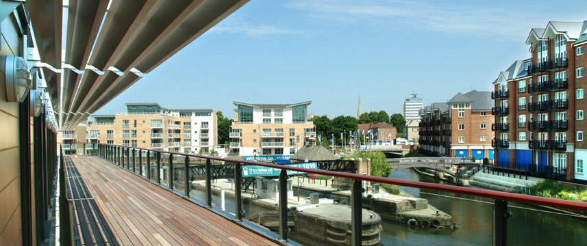 Holiday Inn Brentford Lock - Canal View