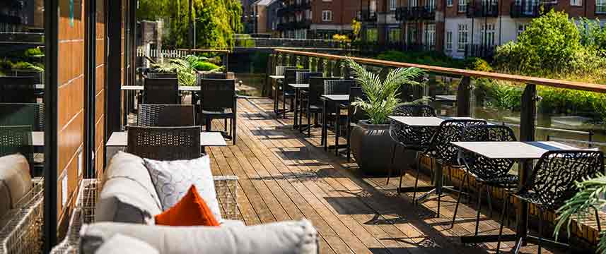 Holiday Inn Brentford Lock - Terrace Holiday Inn Brentford Lock - Terrace