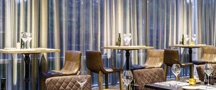 Holiday Inn Brussels Airport - Bar Tables Holiday Inn Brussels Airport - Bar Tables