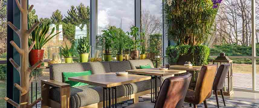 Holiday Inn Brussels Airport - Breakfast Tables Holiday Inn Brussels Airport - Breakfast Tables