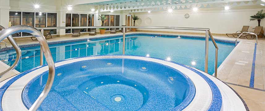 Holiday Inn Cambridge - Pool