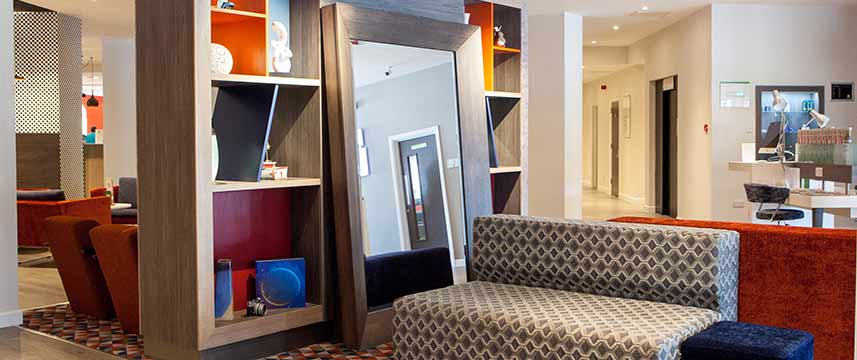 Holiday Inn Corby Kettering A43 - Lobby Holiday Inn Corby Kettering A43 - Lobby