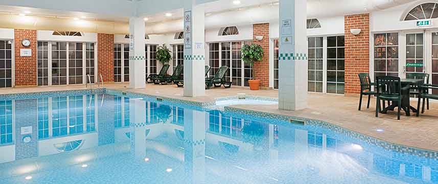 Holiday Inn Corby Kettering A43 - Pool Holiday Inn Corby Kettering A43 - Pool
