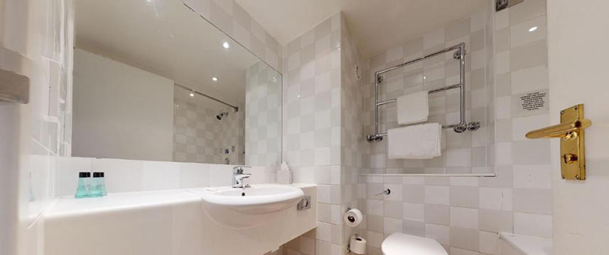 Holiday Inn Edinburgh - Bath Room