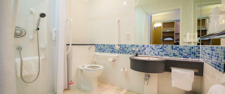 Holiday Inn Express Aberdeen Bridge Accessible Bathroom