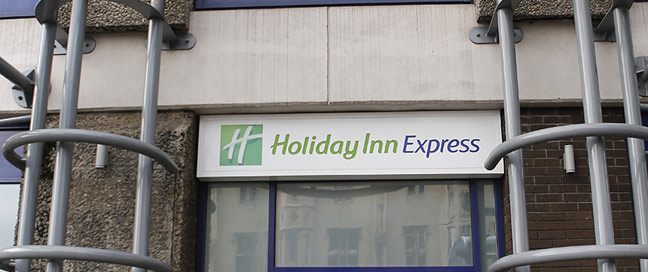 Holiday Inn Express Bristol City - Hotel Entrance Main