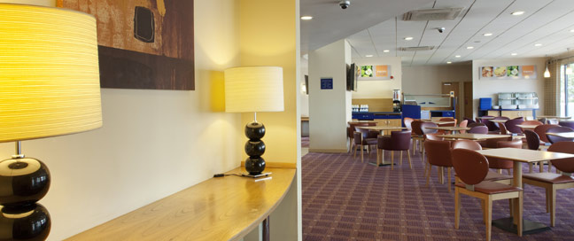 Holiday Inn Express Bristol City - Hotel Lounge Main