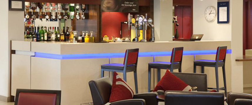 Holiday Inn Express Bristol North - Bar Holiday Inn Express Bristol North - Bar