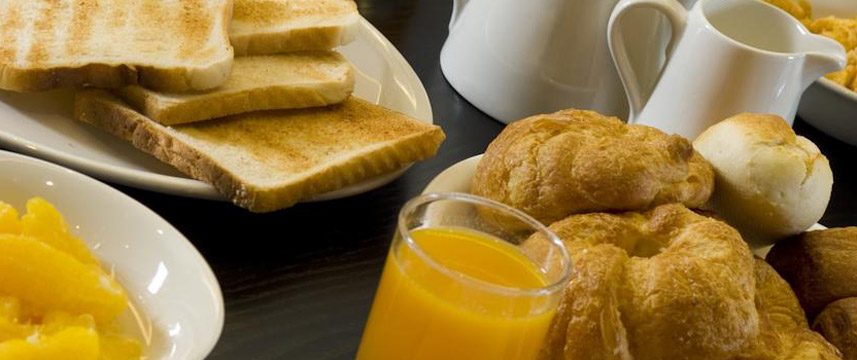Holiday Inn Express Bristol North - Breakfast Holiday Inn Express Bristol North - Breakfast