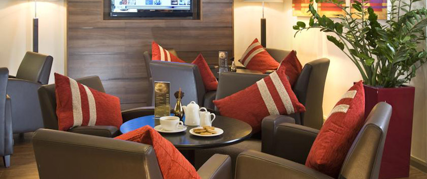 Holiday Inn Express Bristol North - Lounge Area Holiday Inn Express Bristol North - Lounge Area