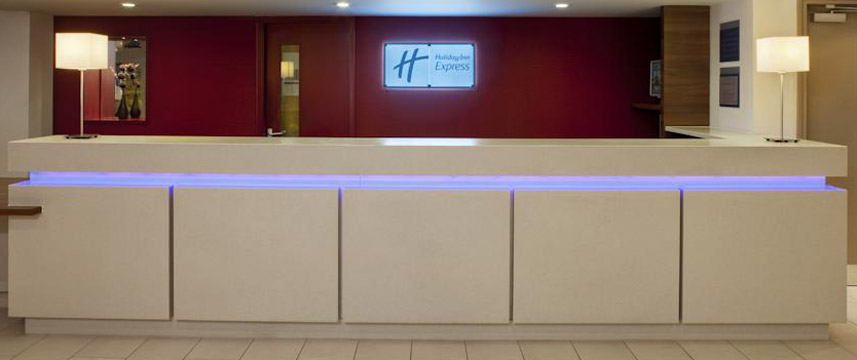 Holiday Inn Express Bristol North - Reception Holiday Inn Express Bristol North - Reception