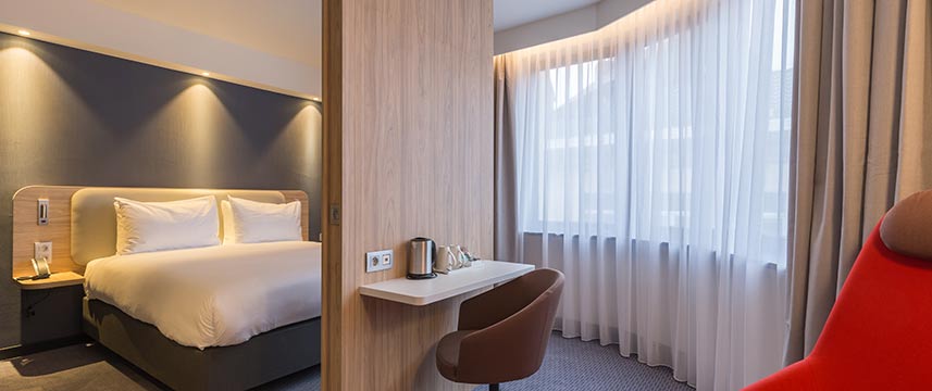 Holiday Inn Express Brussels Grand Place - Corner Room Holiday Inn Express Brussels Grand Place - Corner Room