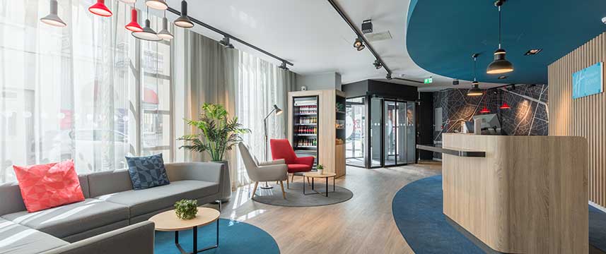 Holiday Inn Express Brussels Grand Place - Lobby Holiday Inn Express Brussels Grand Place - Lobby