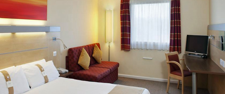 Holiday Inn Express Cardiff Airport - Family Room